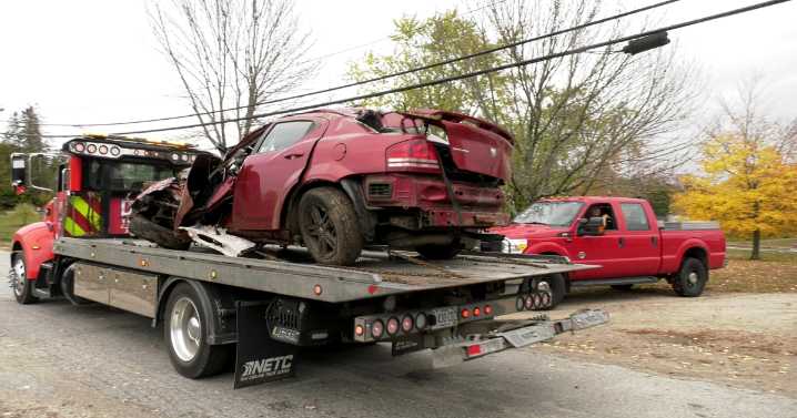 One killed in single vehicle crash in Sullivan