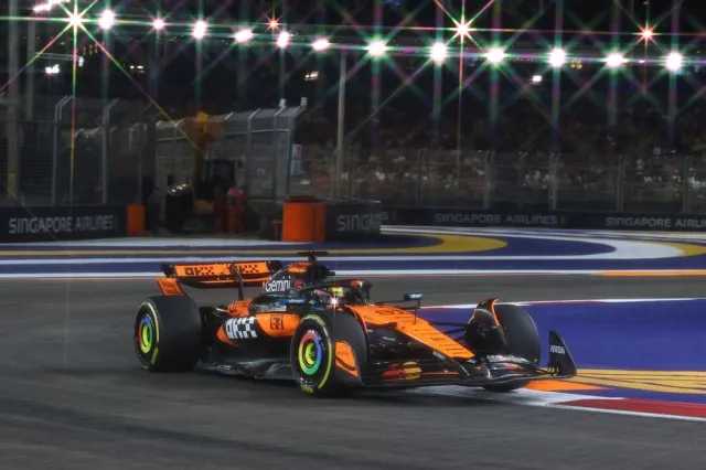 Oscar Piastri domina el segundo entrenamiento libre en Singapur