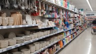 Supermercados liquidan productos de bazar desde $1.109 y hasta 50% de descuento