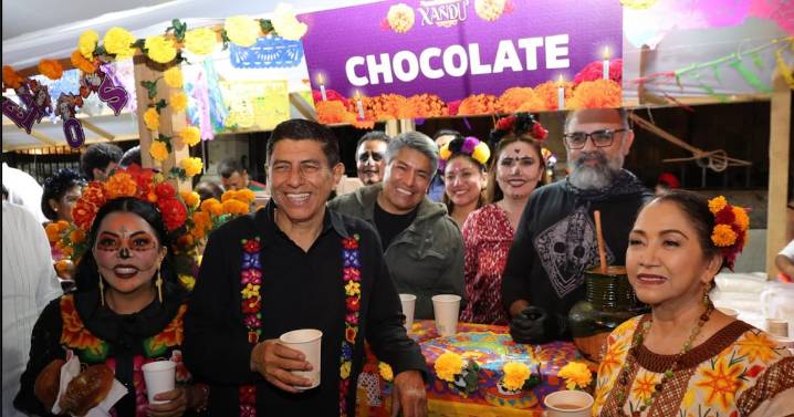 Festeja Oaxaca el Día de Muertos con Verbena Popular Xandú en el Zócalo capitalino