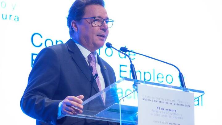 El consejero Santamaría destaca que el liderazgo femenino en Extremadura se ha duplicado, alcanzando el 2,6% de puestos directivos