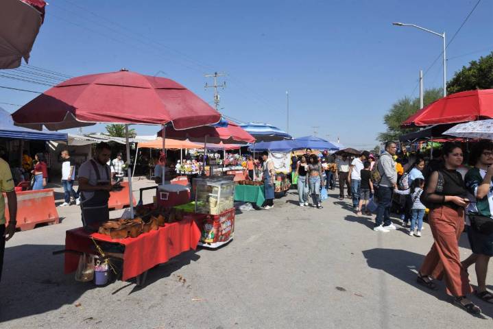 Afina Torreón operativo para comerciantes temporales por Día de Muertos