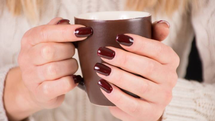 8 colores de uñas inspirados en las bebidas más deliciosas del otoño (y que se ven súper elegantes)