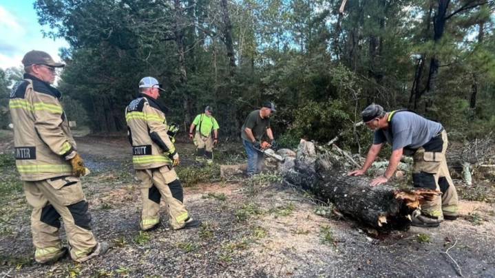 Beech Grove Volunteer firefighters clear Jasper County roads after strong winds