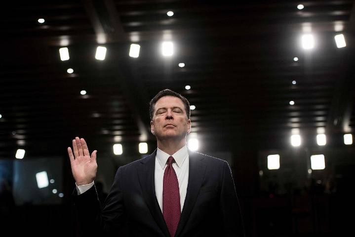 James Comey, exjefe del FBI, se declara no culpable de los delitos que se le imputan; comparece ante un tribunal