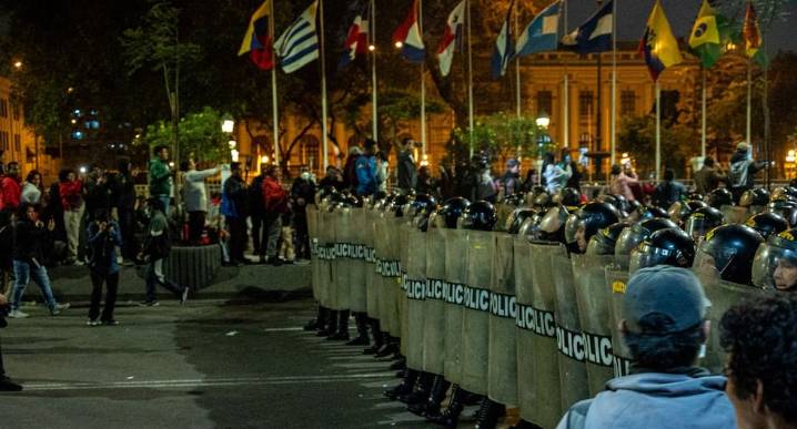 Boten a las lacras de la policía