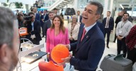Sánchez dice que no felicitó a Corina Machado porque no opina de los Nobel, pese a hacerlo en 2018, 2019 y 2020