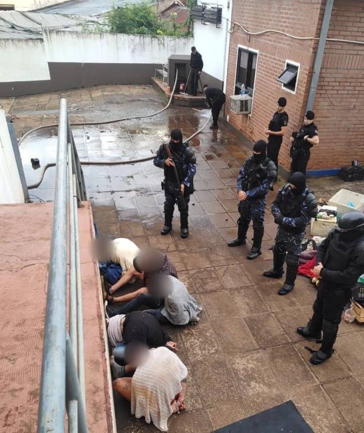Disturbios en la celda de la UR V: Familiares denuncian que los efectivos provocaron la pelea