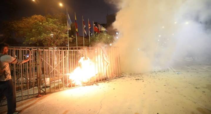 Paro y Movilización hoy 15 de octubre: manifestantes se desplazan en el Centro de Lima