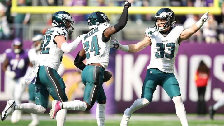 Eagles lead turnover-prone Vikings at halftime, 14