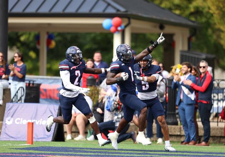 Duquesne posts best-ever 1st half in homecoming beatdown over Saint Francis