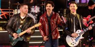 Jonas Brothers Spark Mixed Reactions After MLB World Series Performance | Baseball, Joe Jonas, Jonas Brothers, Kevin Jonas, MLB, Music, Nick Jonas, Stand Up To Cancer | Celebrity News and Gossip | Ent