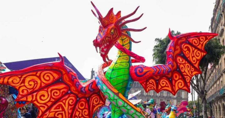 Más de 200 alebrijes desfilaron del Zócalo al Ángel en la CDMX