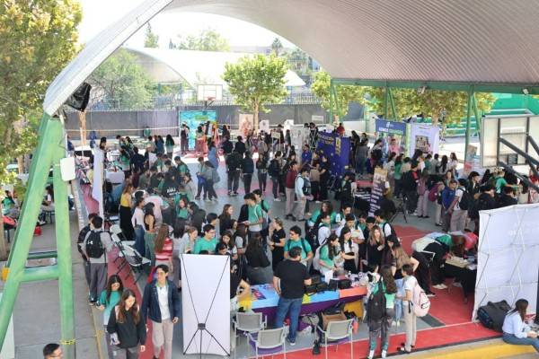 Inicia Feria Vocaciones en el Cobach