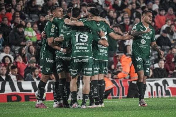 River tropezó en el Monumental y cayó 1