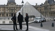 Ladrones roban joyas de valor “inestimable” en el museo de Louvre
