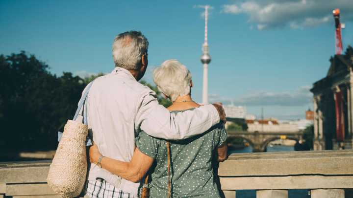 Cuando el amor llega a los 80 años: "Muchos mayores lo viven como una segunda adolescencia"