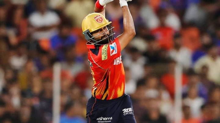 Shreyas Iyer admitted to hospital in Sydney after internal bleeding