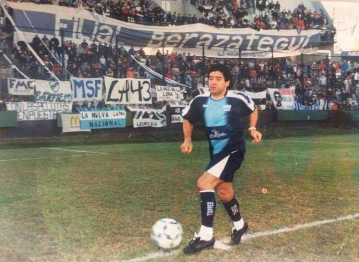 Diego eterno: las dos visitas de Maradona al Estadio Centenario que quedaron en la...