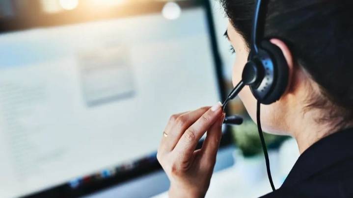 Call center busca sumar agentes con disponibilidad horaria
