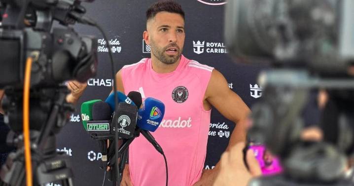 Jordi Alba se retira del futbol y explica que prefiere “dar un paso al lado”