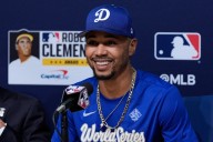 Dodgers’ Mookie Betts wins Roberto Clemente Award for his community work