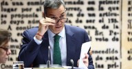 Las gafas de Dior de Pedro Sánchez se llevan todas las miradas en la comisión del Senado