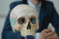 Un cráneo podría reescribir la historia