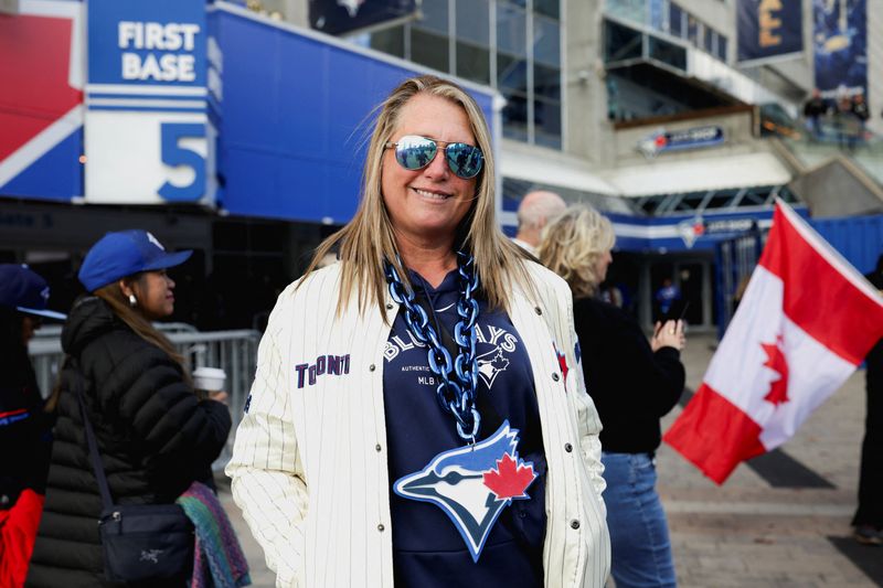 Canadians rally around baseball's Blue Jays after Trump trade outburst