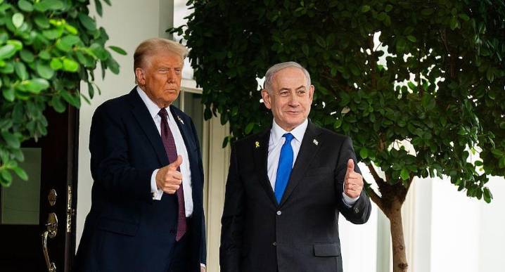Trump pide a Israel que deje de bombardear Gaza porque Hamás “está listo para la paz”