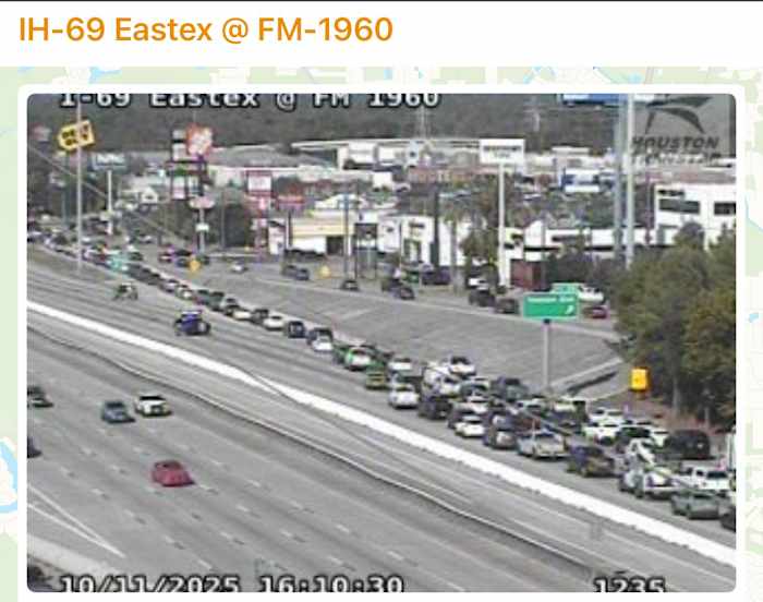 Northbound lanes of Eastex Freeway shut down at Townsen Blvd. in Humble due to major crash