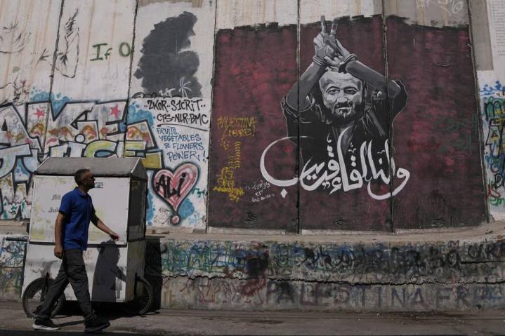 Israel rejects freeing from prison the most popular Palestinian leader
