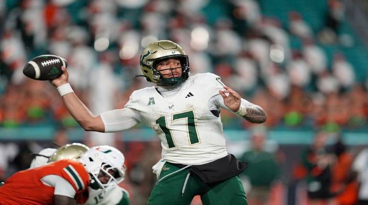Byrum Brown leads South Florida to 54-26 romp over Charlotte