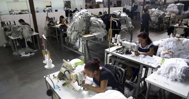 ¿Reindustrialización o riesgo comercial? Debate por el cero arancel a hilos y cueros en Colombia