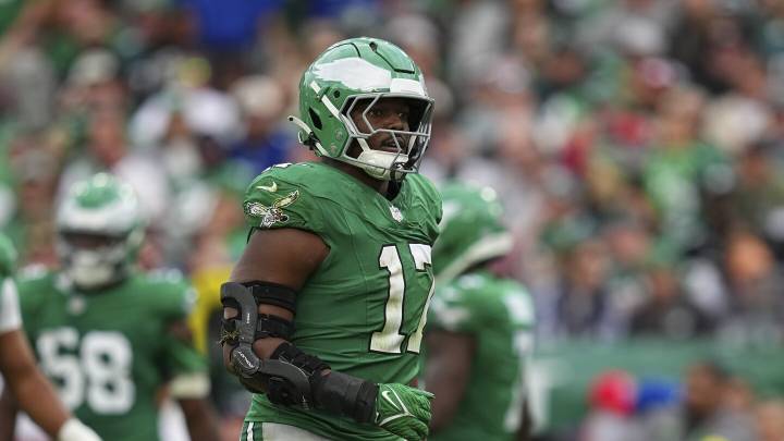 Nakobe Dean is the NFLPA Community MVP for Week 9