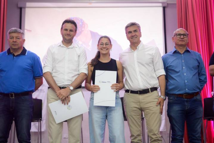 Tras 42 años de espera: 82 familias de Fontana recibieron su título de propiedad