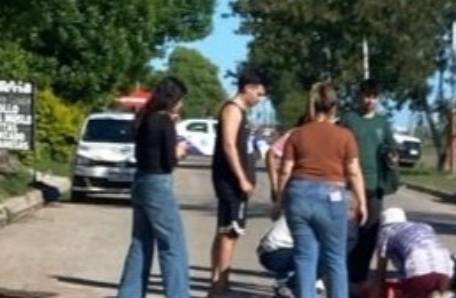 RESISTENCIA: Accidente De Tránsito Involucró A Un Policía De Prensa Y Dejó A Una Mujer Hospitalizada.