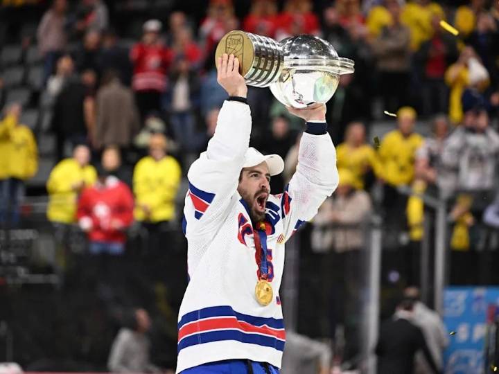 Canucks: Why Conor Garland is the right barometer to measure team pressure