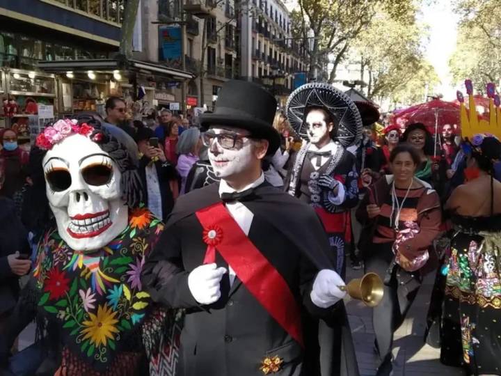 Entre brujas, calaveras y fiestas: dónde celebrar (o escapar) de Halloween en el próximo fin de semana en Barcelona