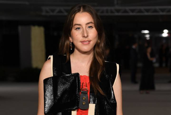 Alana Haim Circling 'The Heidi Fleiss Story' Opposite Aubrey Plaza