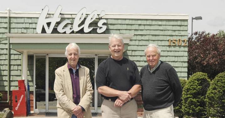 Hall's Restaurants' Don (Bud) Hall dies