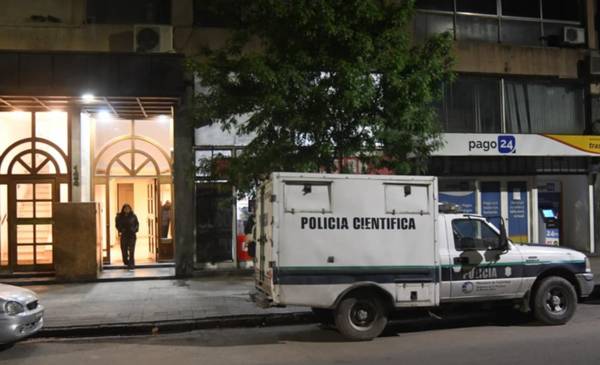 Hallaron muerto a un prefecto en su departamento céntrico e investigan cómo sucedió