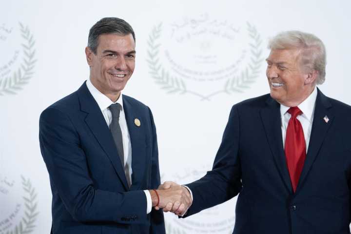 Trump ameaza a España con sancións polas discrepancias do 5 % en gasto militar: "Deberían ser castigados"