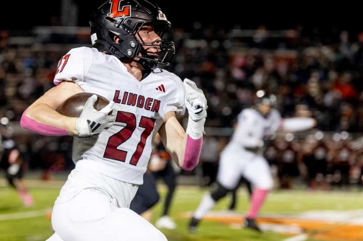VOTE: Honoring our standout Flint-area Football players from Week 7