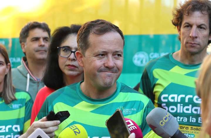 Velázquez se reafirma sobre la "mano negra" de Tolón