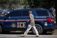 Elected Officials in Chicago Look for Tools to Squeeze ICE Out of Public Spaces