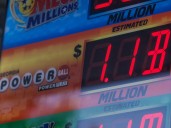 ¿Puede un migrante indocumentado en Estados Unidos ganar el premio de la lotería Powerball?