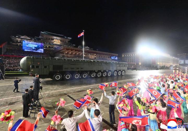 Corea del Norte presenta «el arma nuclear más poderosa», capaz de alcanzar todo Estados Unidos