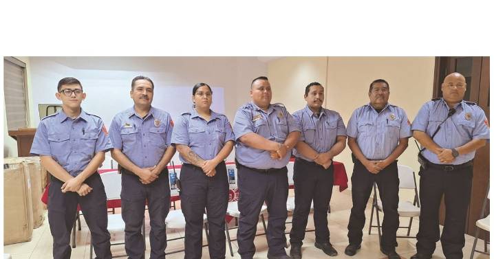 Bomberos de Cajeme actúan con precisión y salvan una vida durante rescate en alcantarilla
