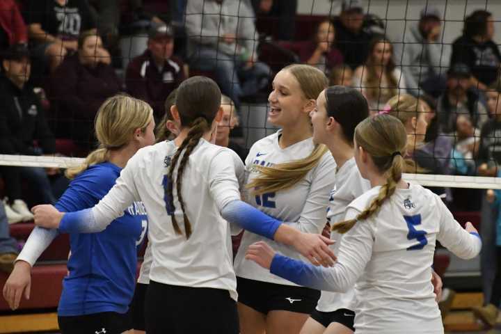 Raiders punch ticket to districts after straight